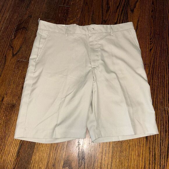 New Greg Norman Shorts - Picture 1 of 4
